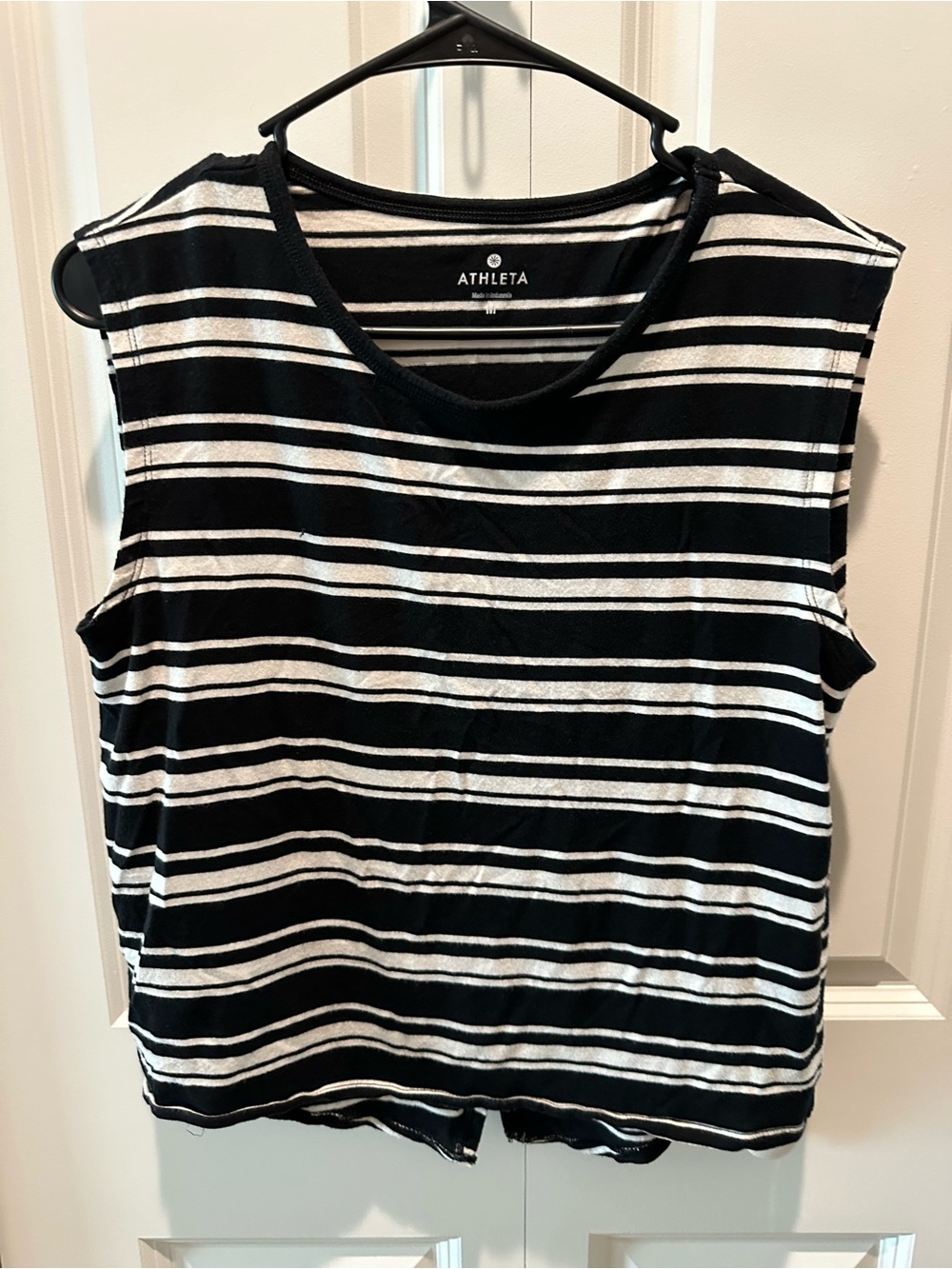 Athleta Black & White Striped cross back Sleeveless soft top size M